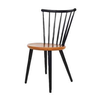 Vintage spindle back chair with round seating