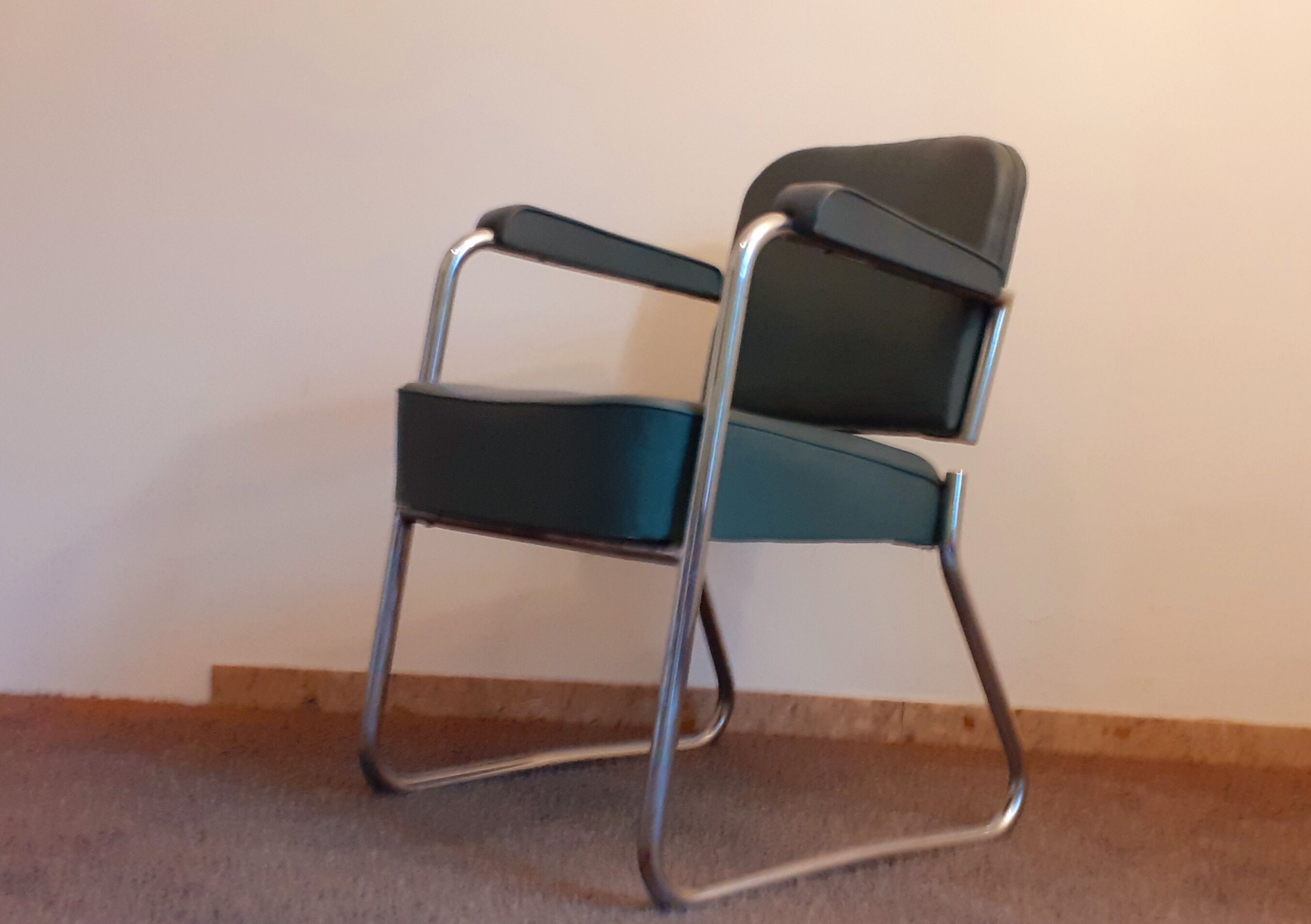 INDUSTRIAL ARMCHAIR RONEO express delivery