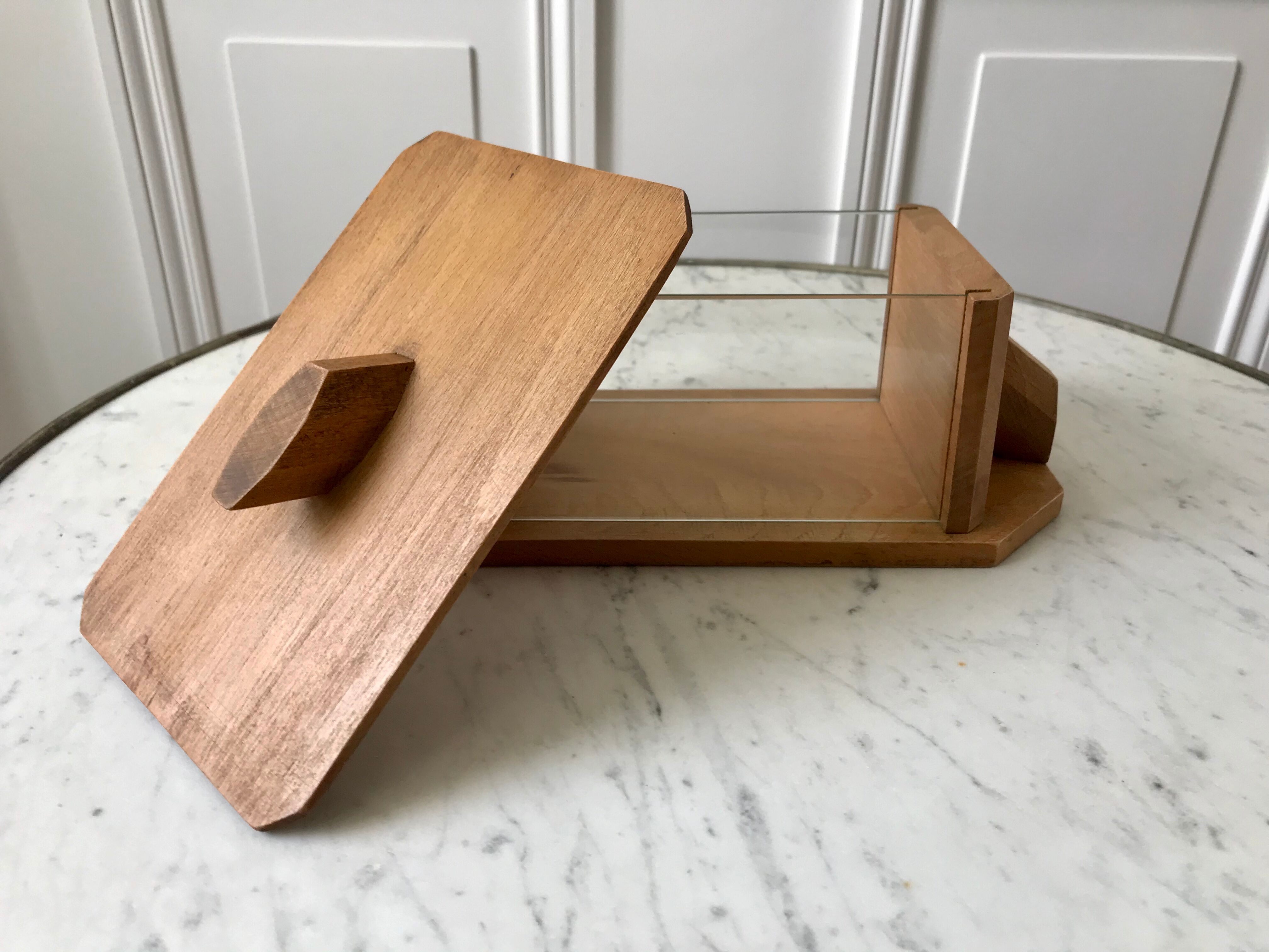 Art Deco box in beech and glass 30s