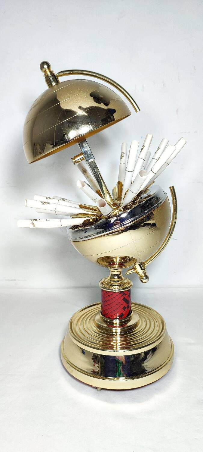 Cigarrera musical. España, 1970s.