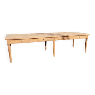 Farm table