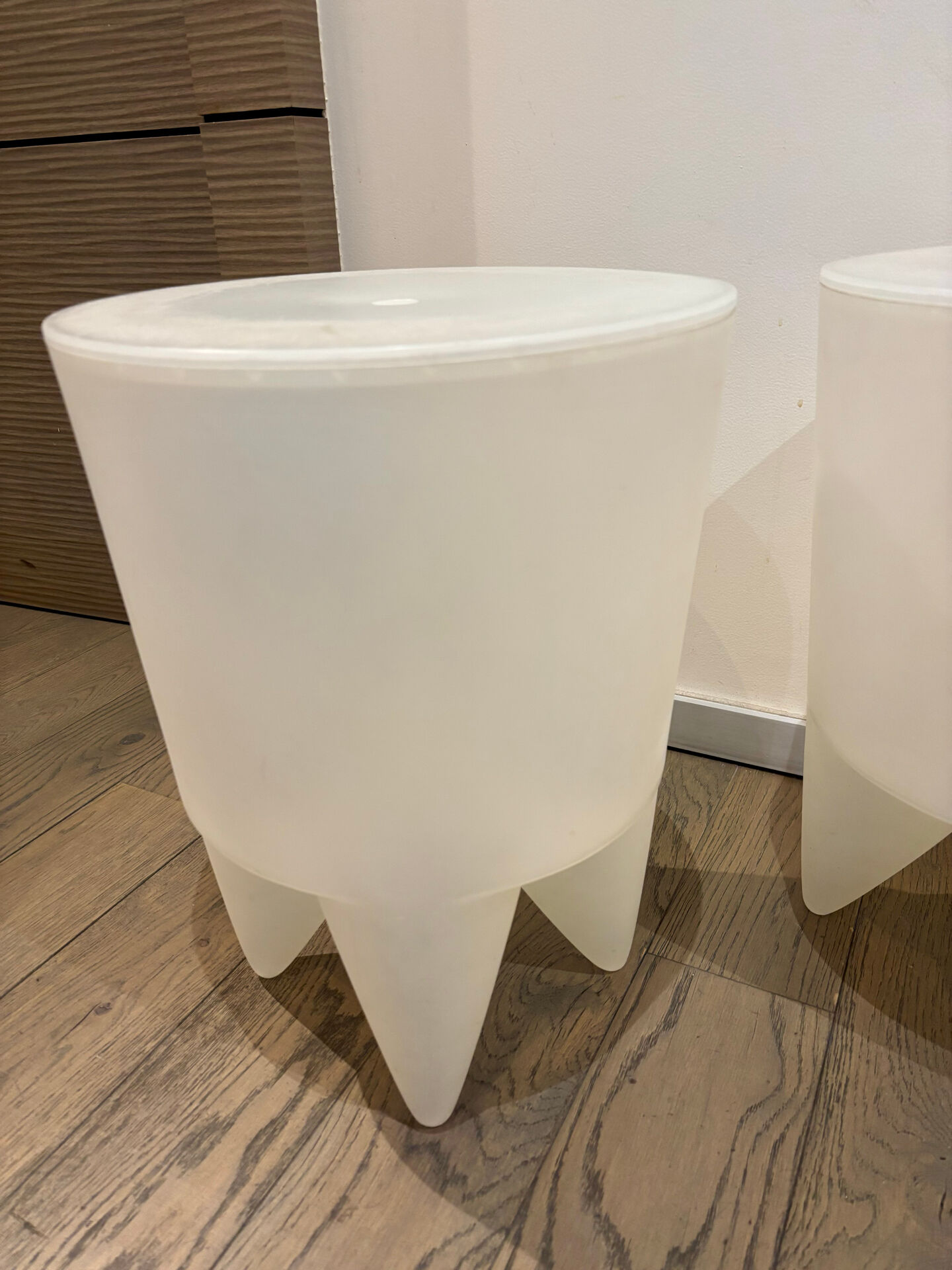 2 tabourets Bubu 1er Philippe Starck pour Xo