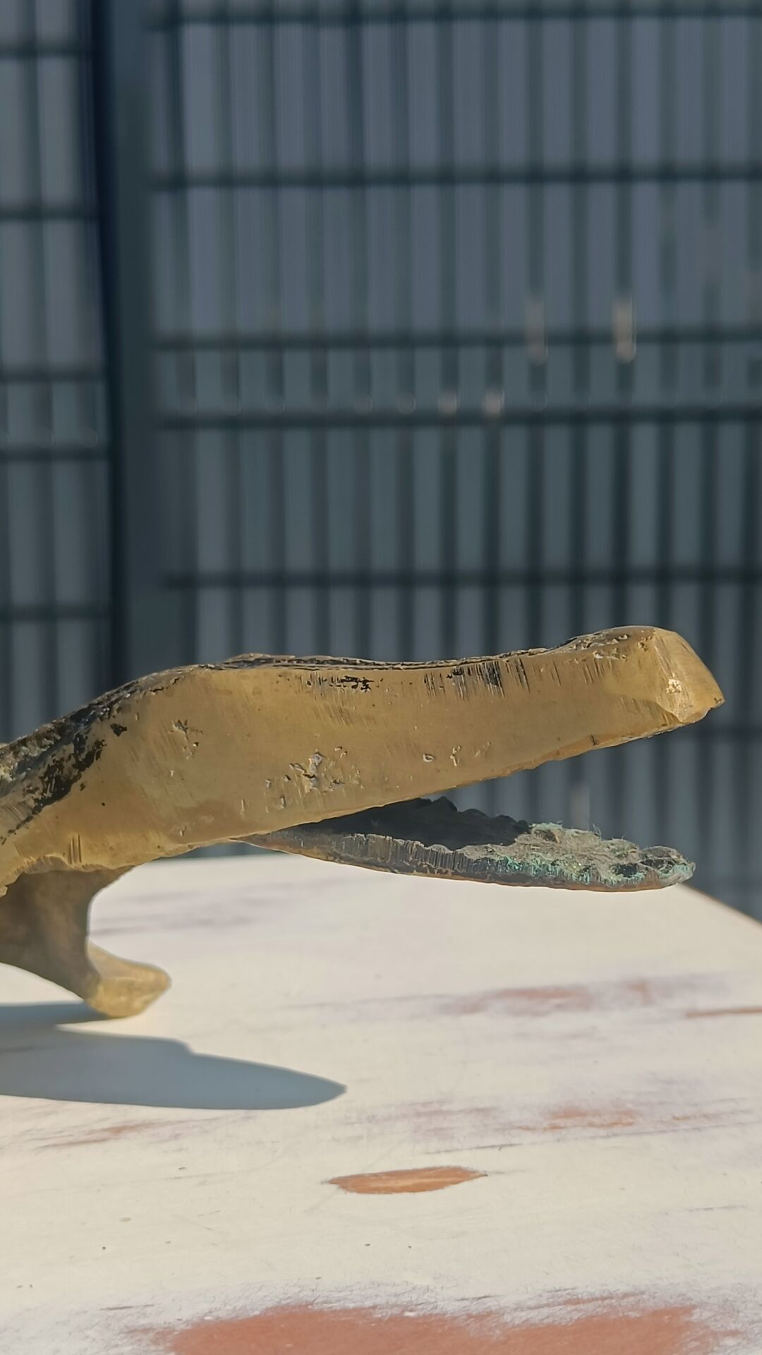 bronze crocodile ashtray 35 cm