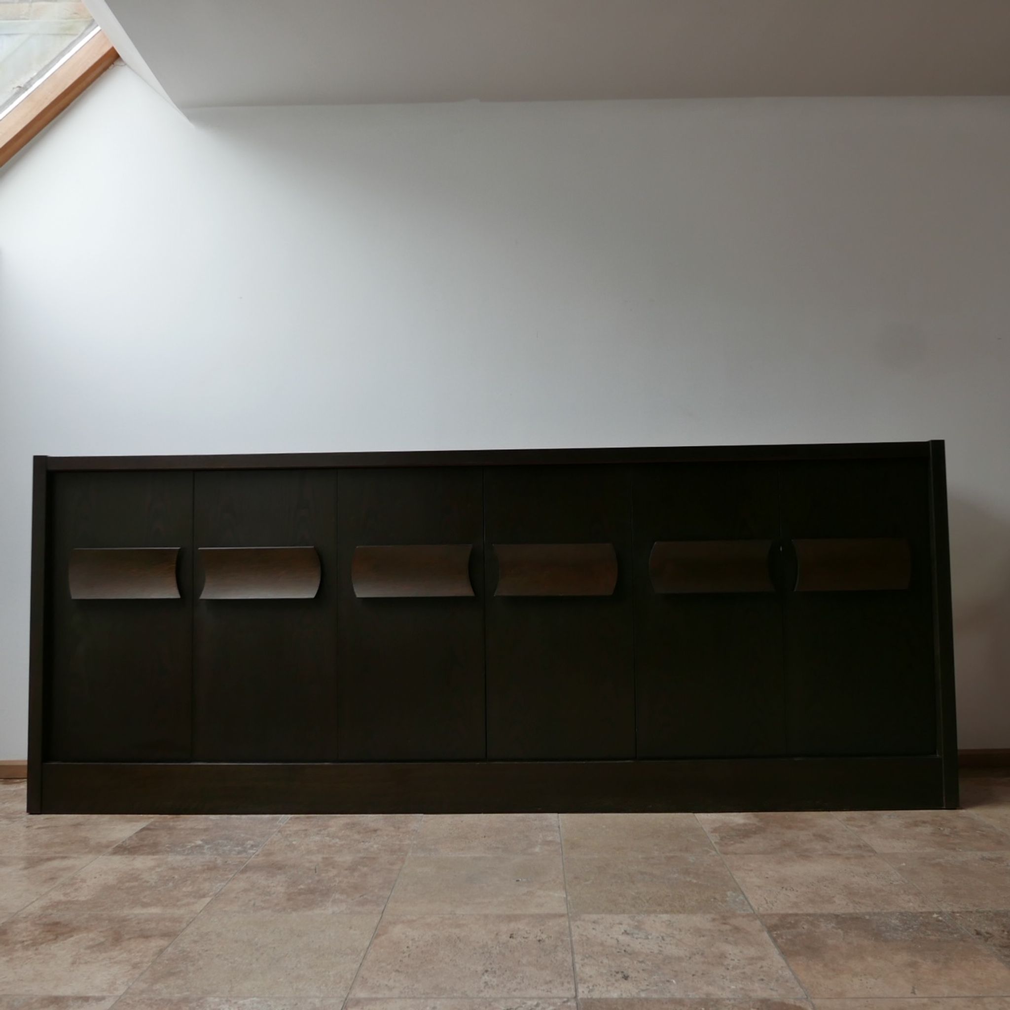 Enfilade brutaliste du milieu du siècle Belgique