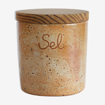 Marsh sandstone salt pot