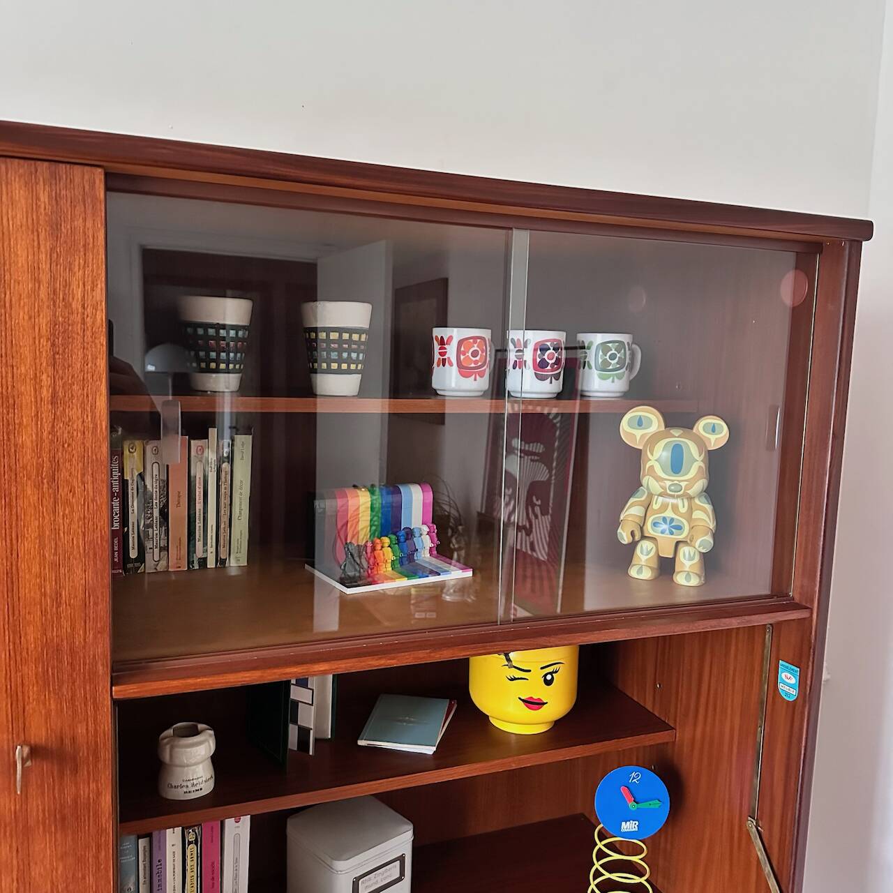 Armoire en teck scandinave