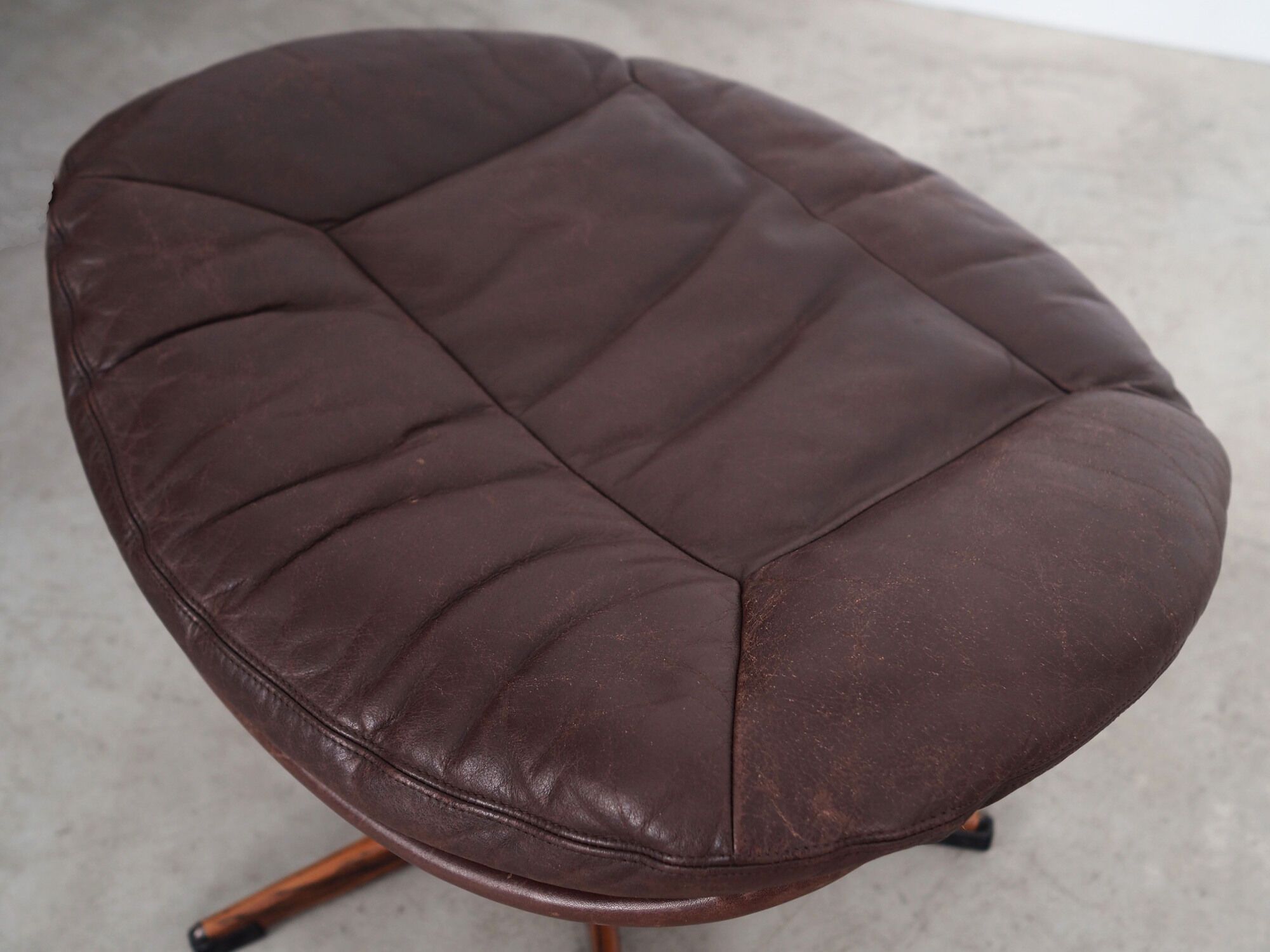Leather footstool H.W. Klein 1960