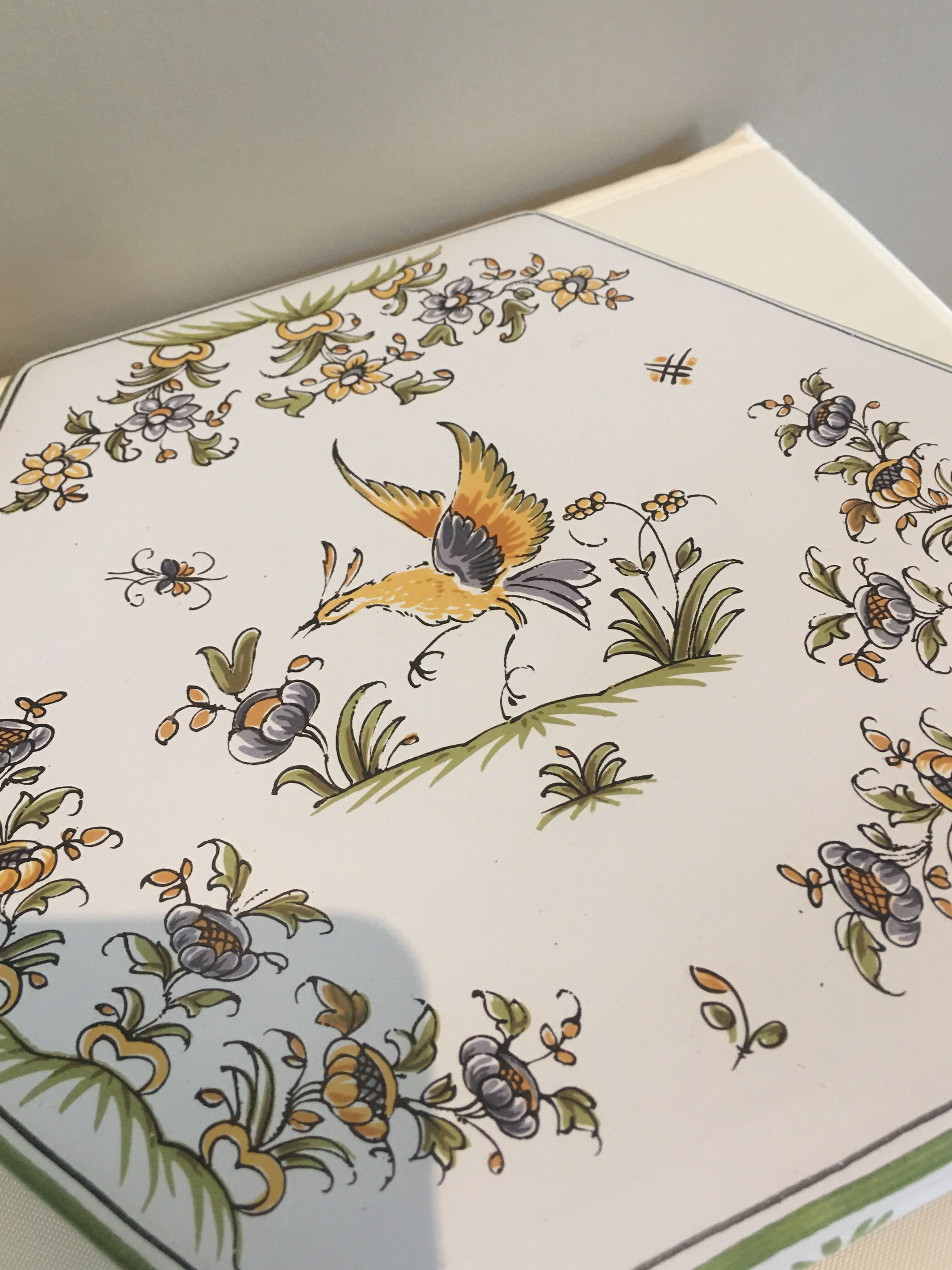 Moustiers underside of the dish