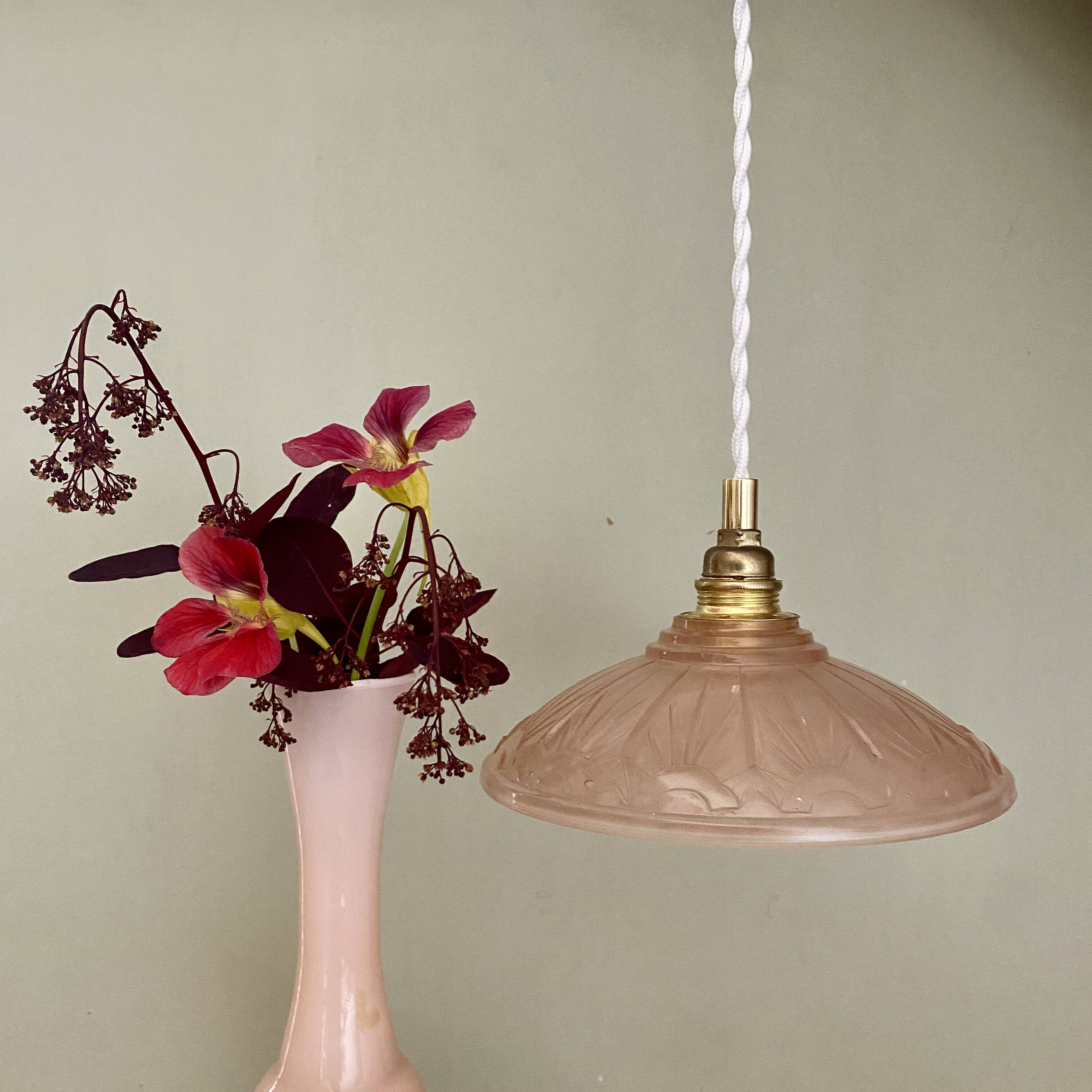 Suspension abat-jour Art Déco en verre dépoli rose