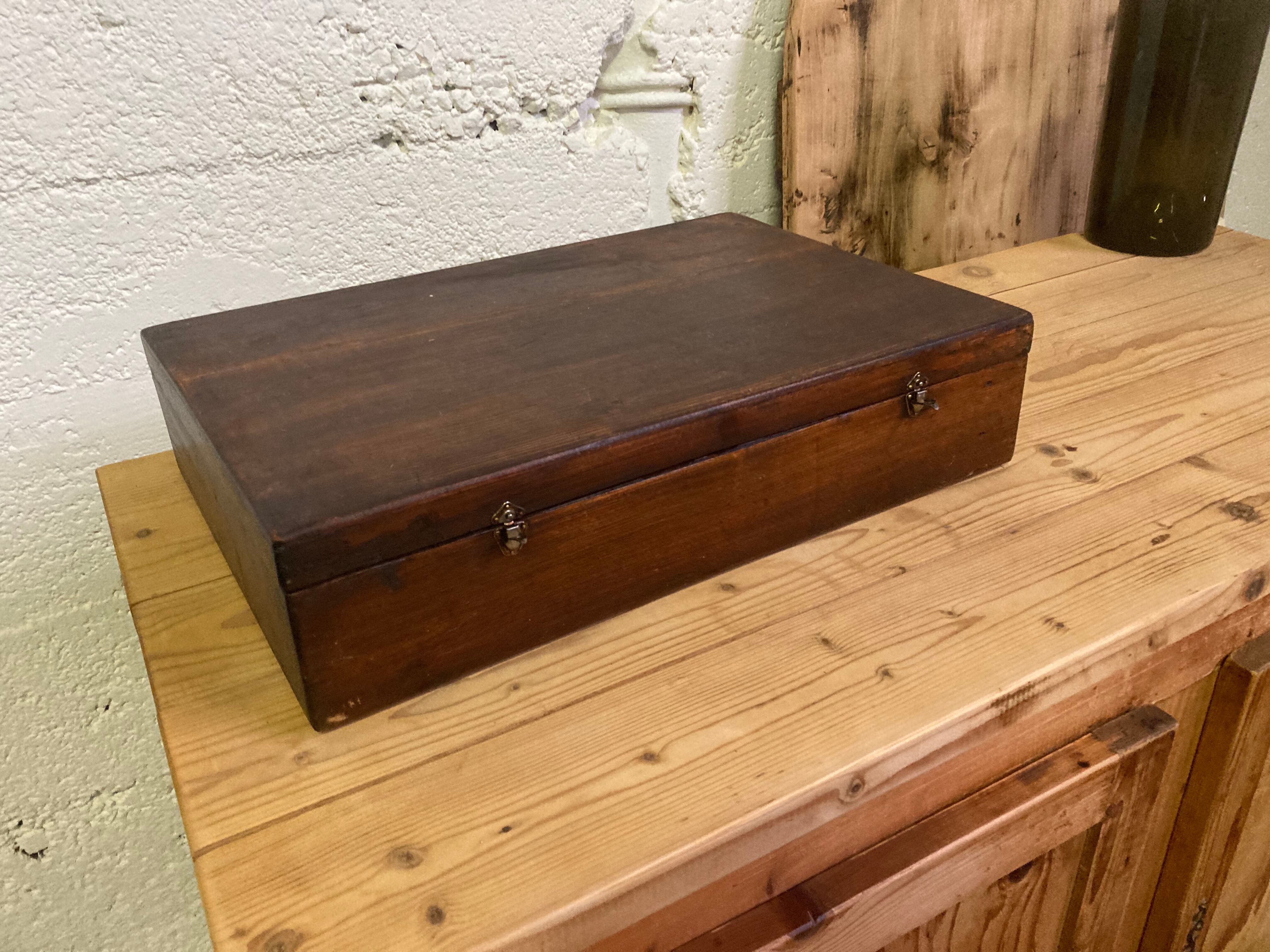 Fine wooden box 19 th