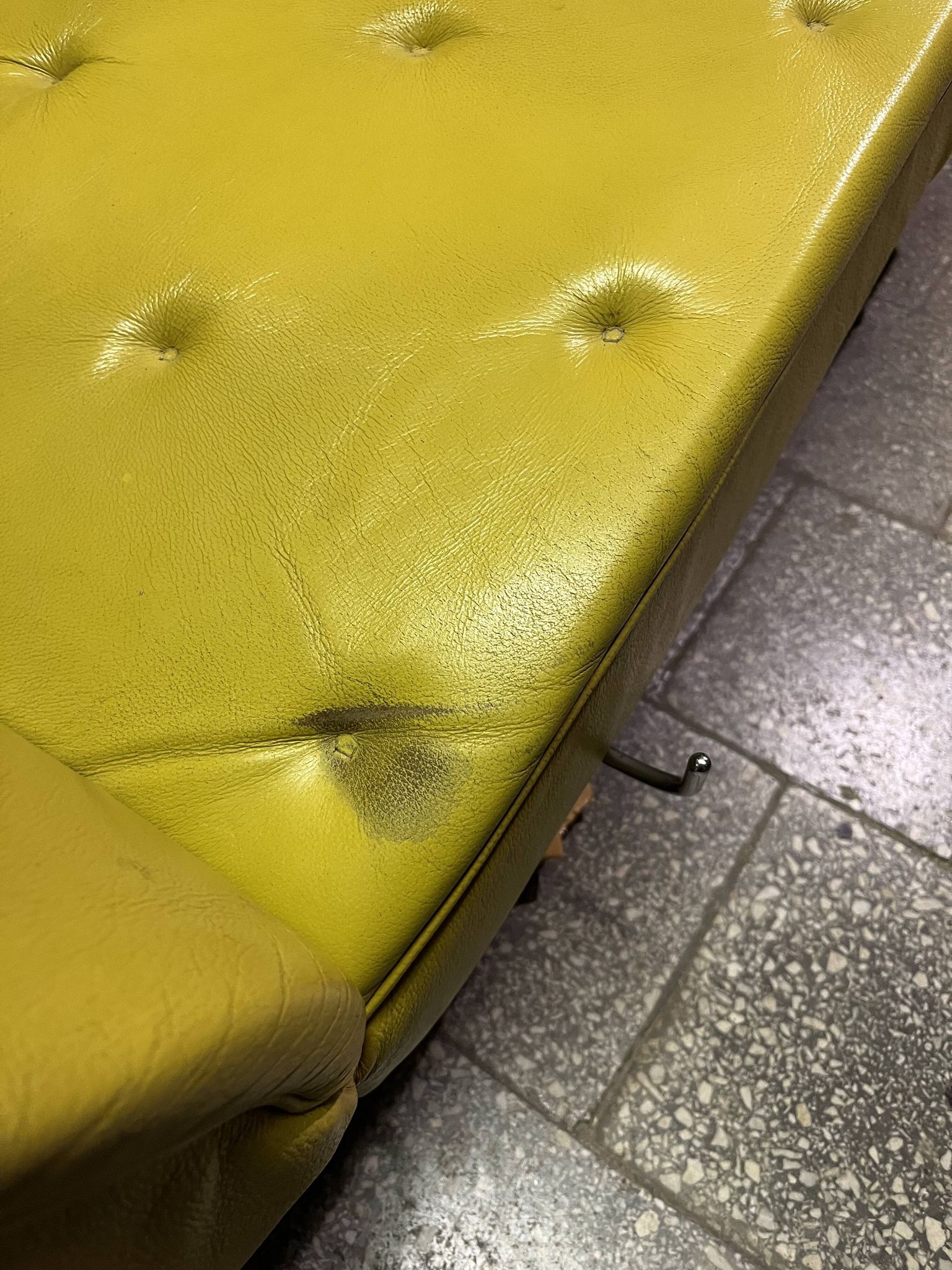 Mid Century / Modernist / Bauhaus Style  Chaise in yellow leather and chrom