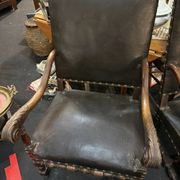 Paire de fauteuils Louis XIII