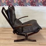 Pair of "Scandinavian design" leather armchairs, 1950s "Ingmar Relling" style.