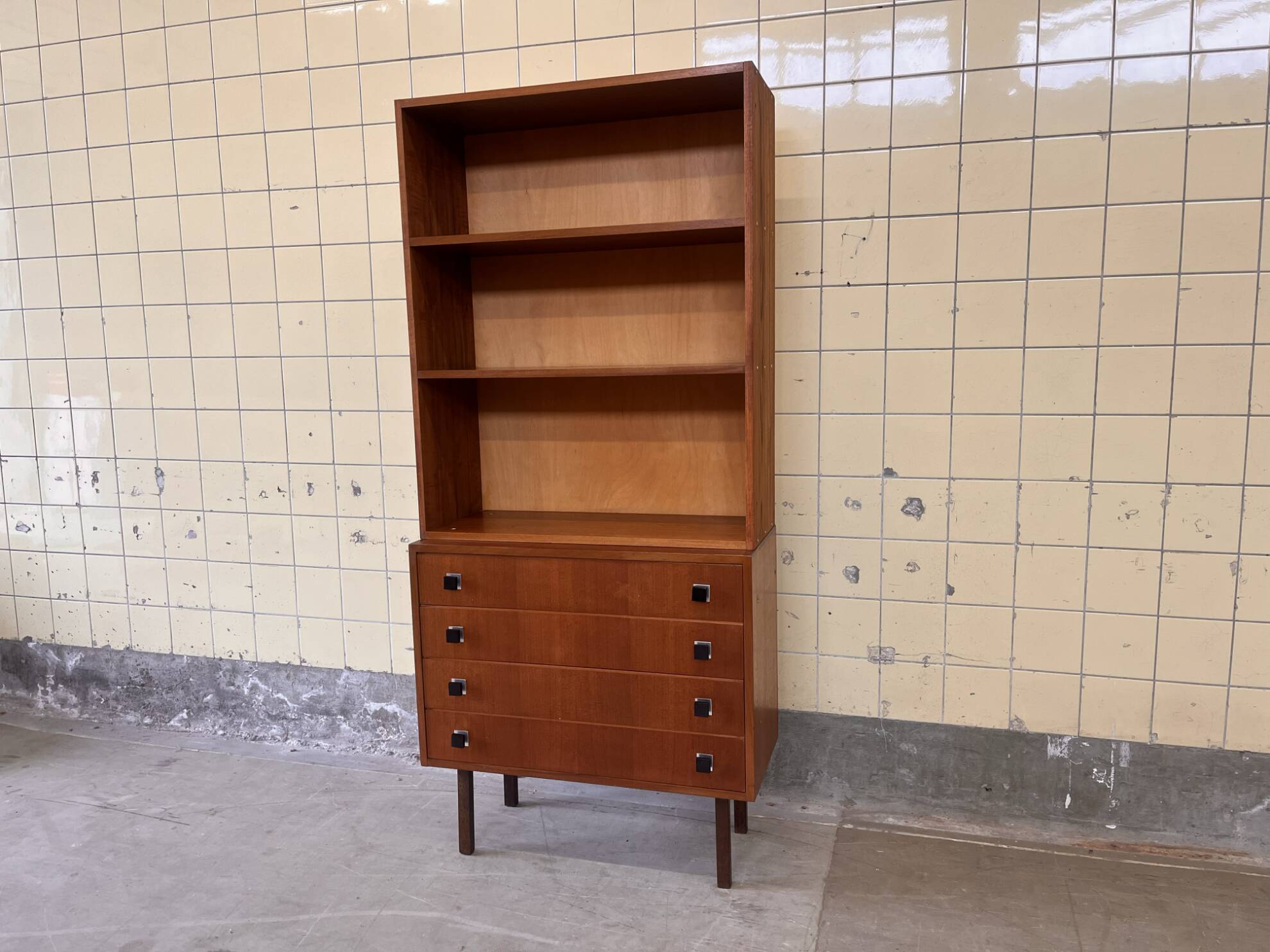 Vintage bookcase by Combineurop