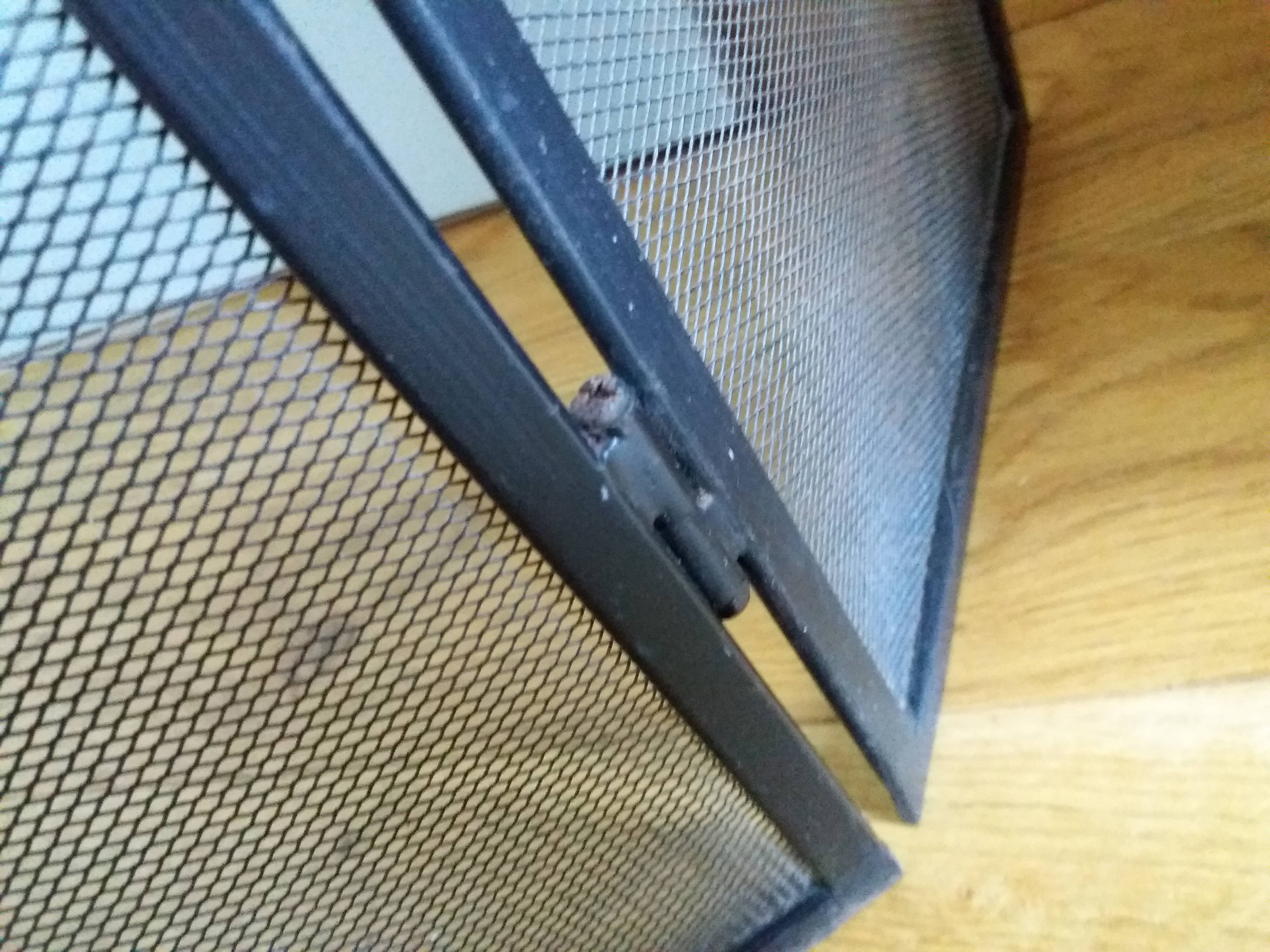 Fire screen chimney grille
