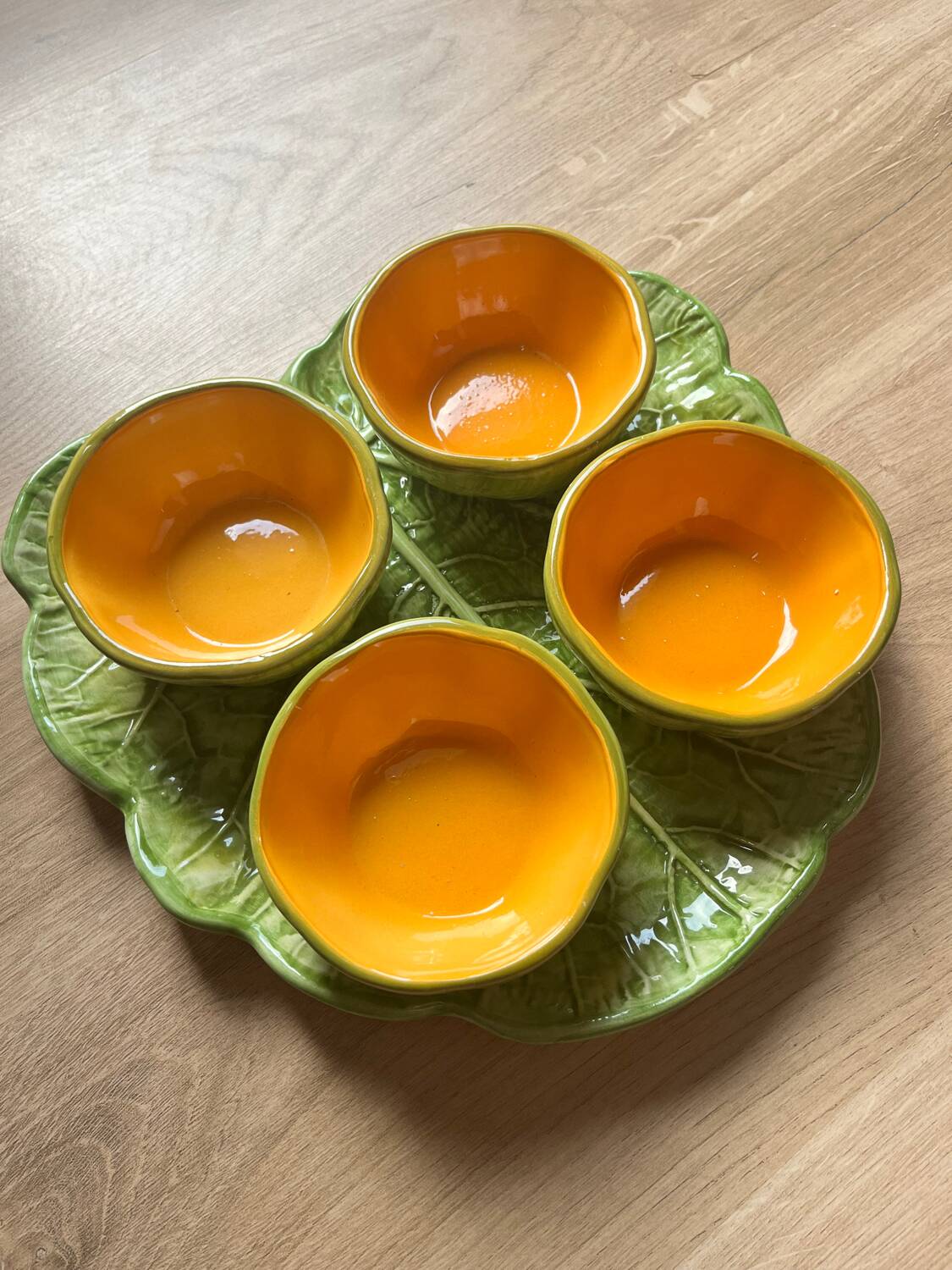 Melon shaped dish and bowls