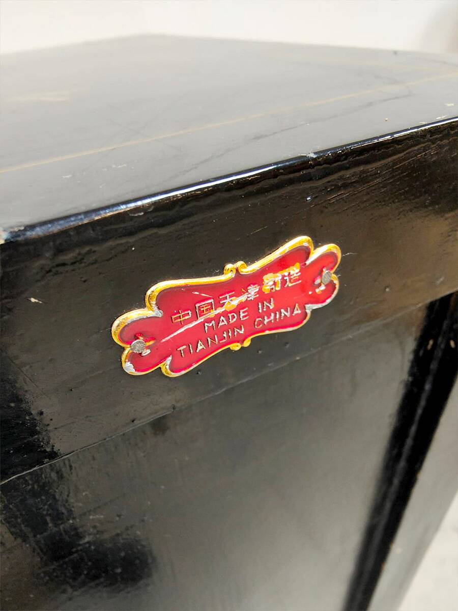 Decorative Chinese side cabinet chest of drawers 'Chinoiserie'