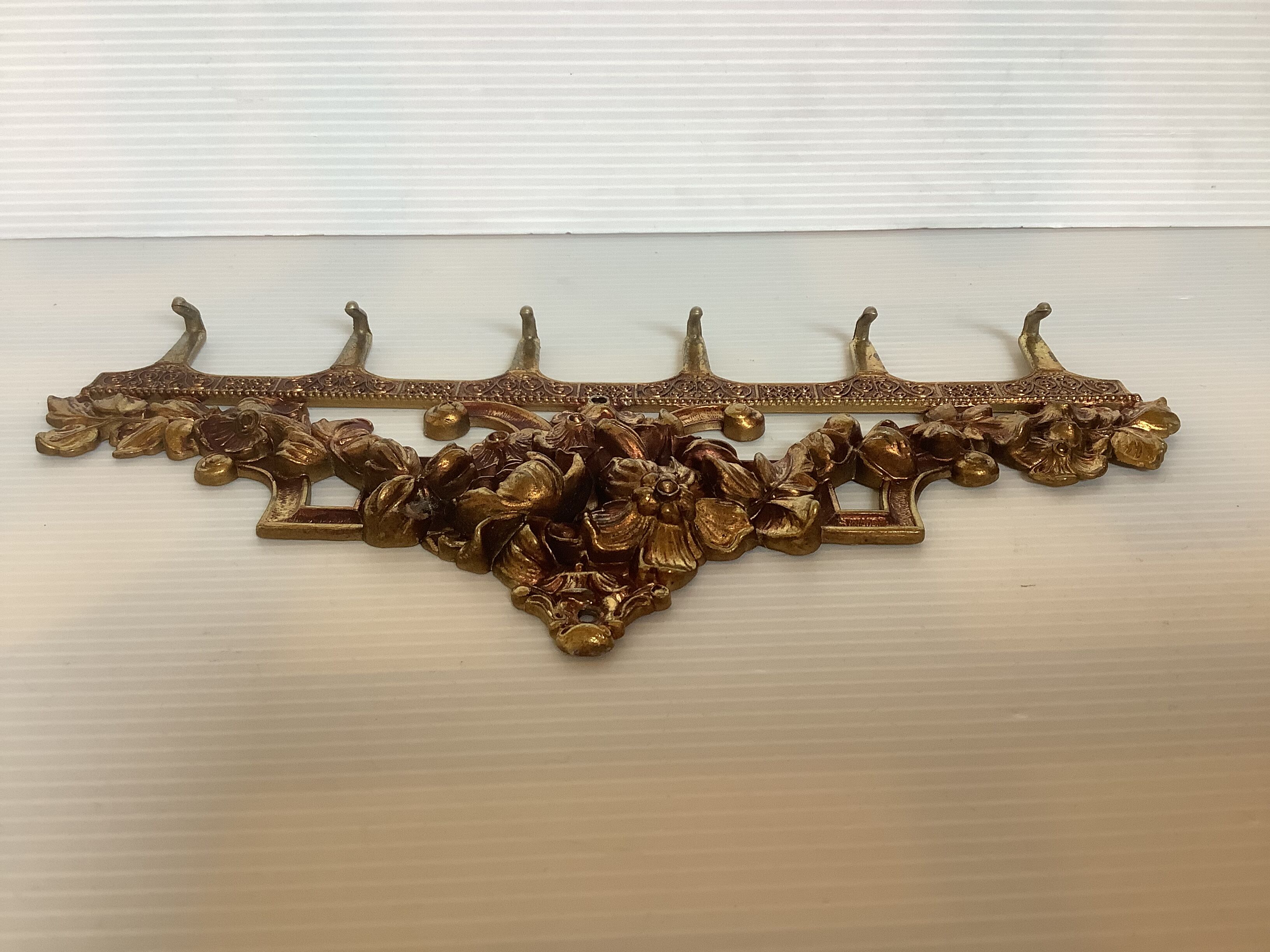 Key hanger key ring door tea towels gilded metal Italy