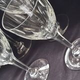 6 grands verres en demi  cristal taillé.