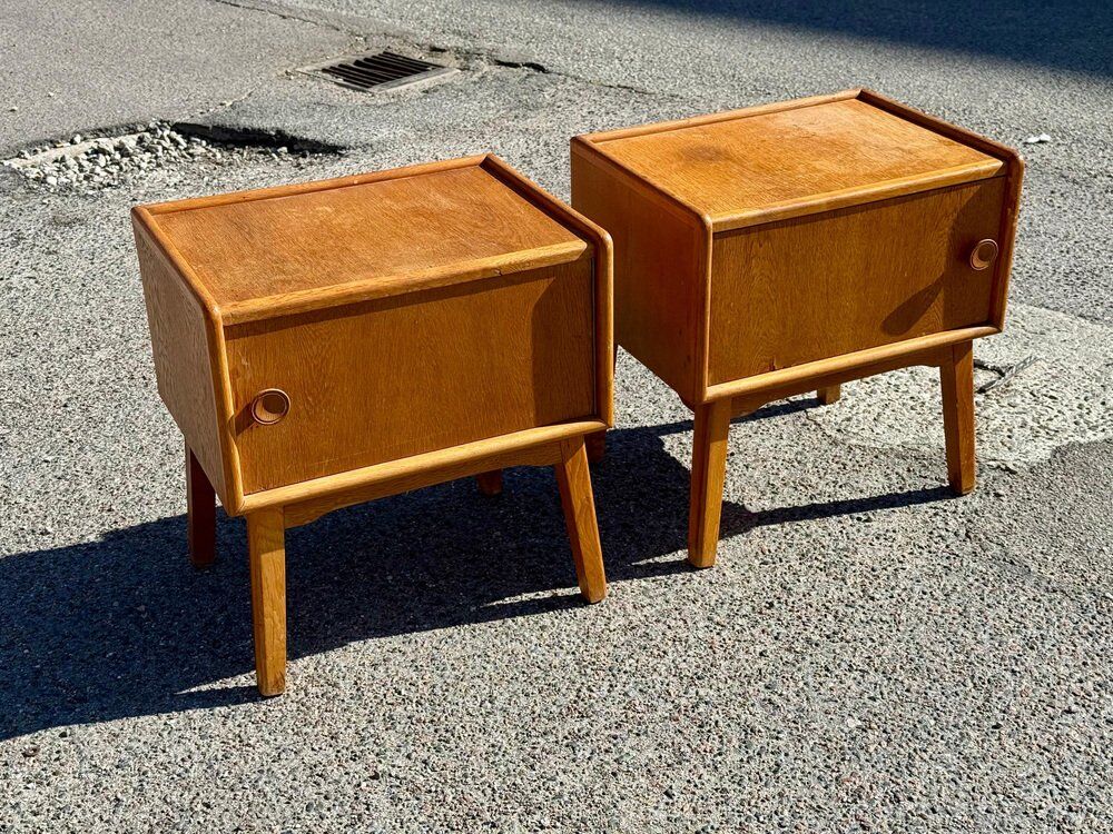 Set of 2 Danish oak bedside tables, 1940s
