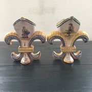 Paire de vases fleurs de lys Henriot Quimper