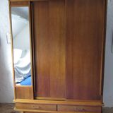 Armoire vintage