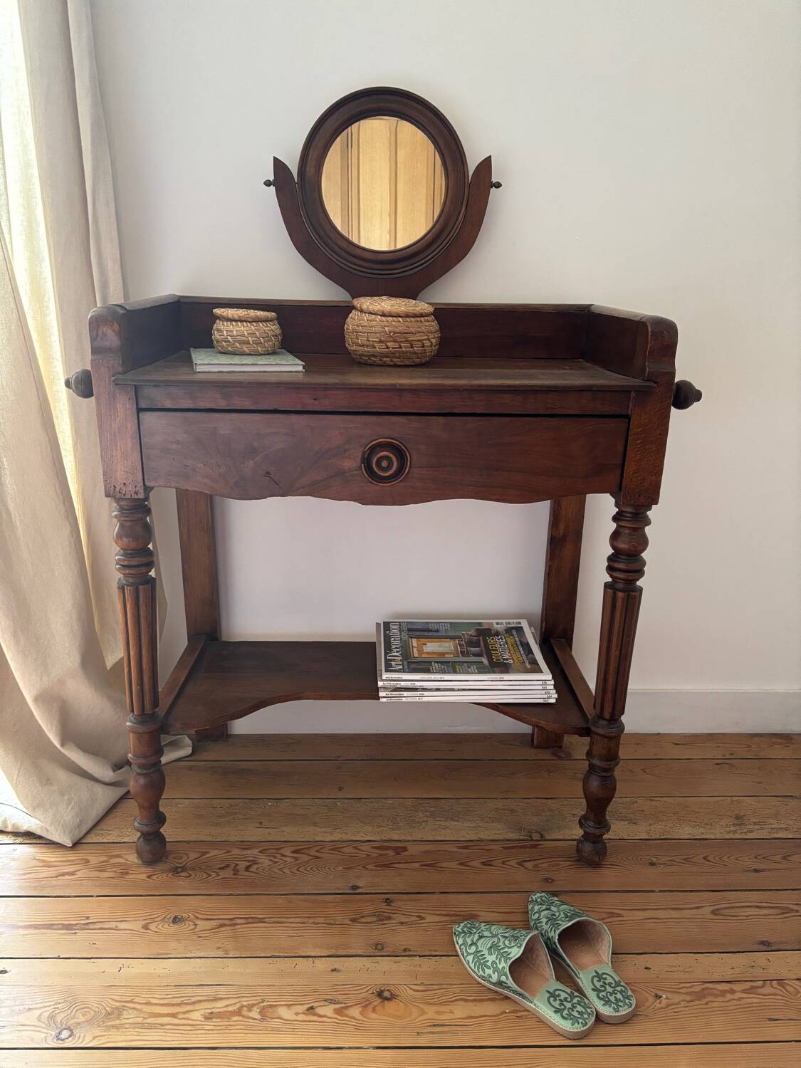 Antique hairdresser
