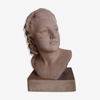 Bust of a woman