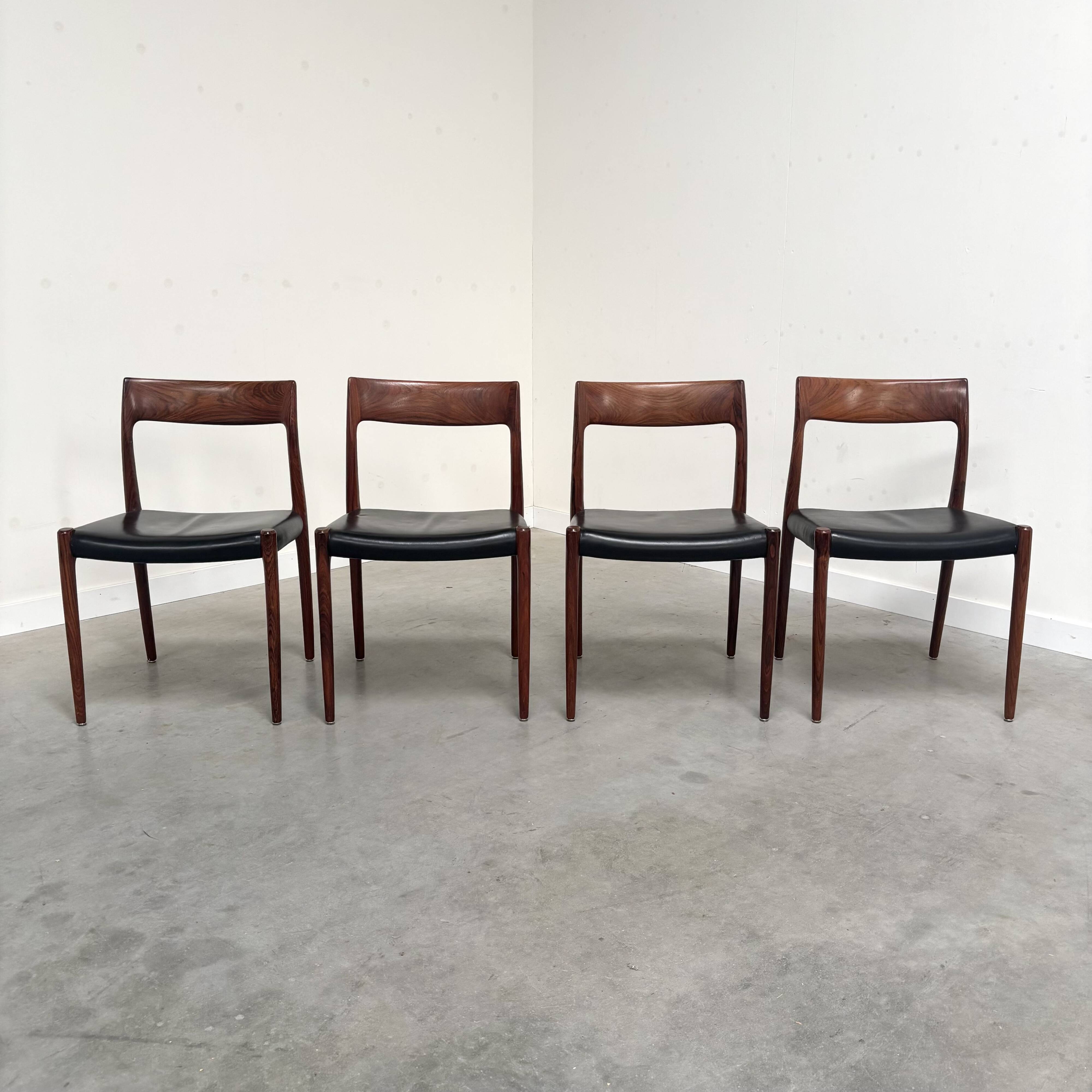 Set of 4 Møller 77 dining chairs, Denmark 1960s