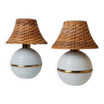 Vintage White Metal Table Lamps with Rattan Shades and Gold Details – Italy 1980s, Hollywood Regency Pair