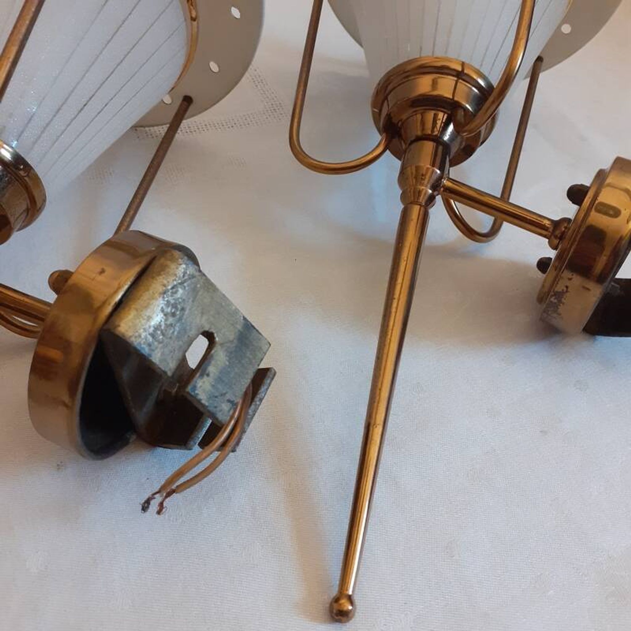 pair of wall-mounted torch lights corner 1950-1960 Arlus or Lunel glass metal