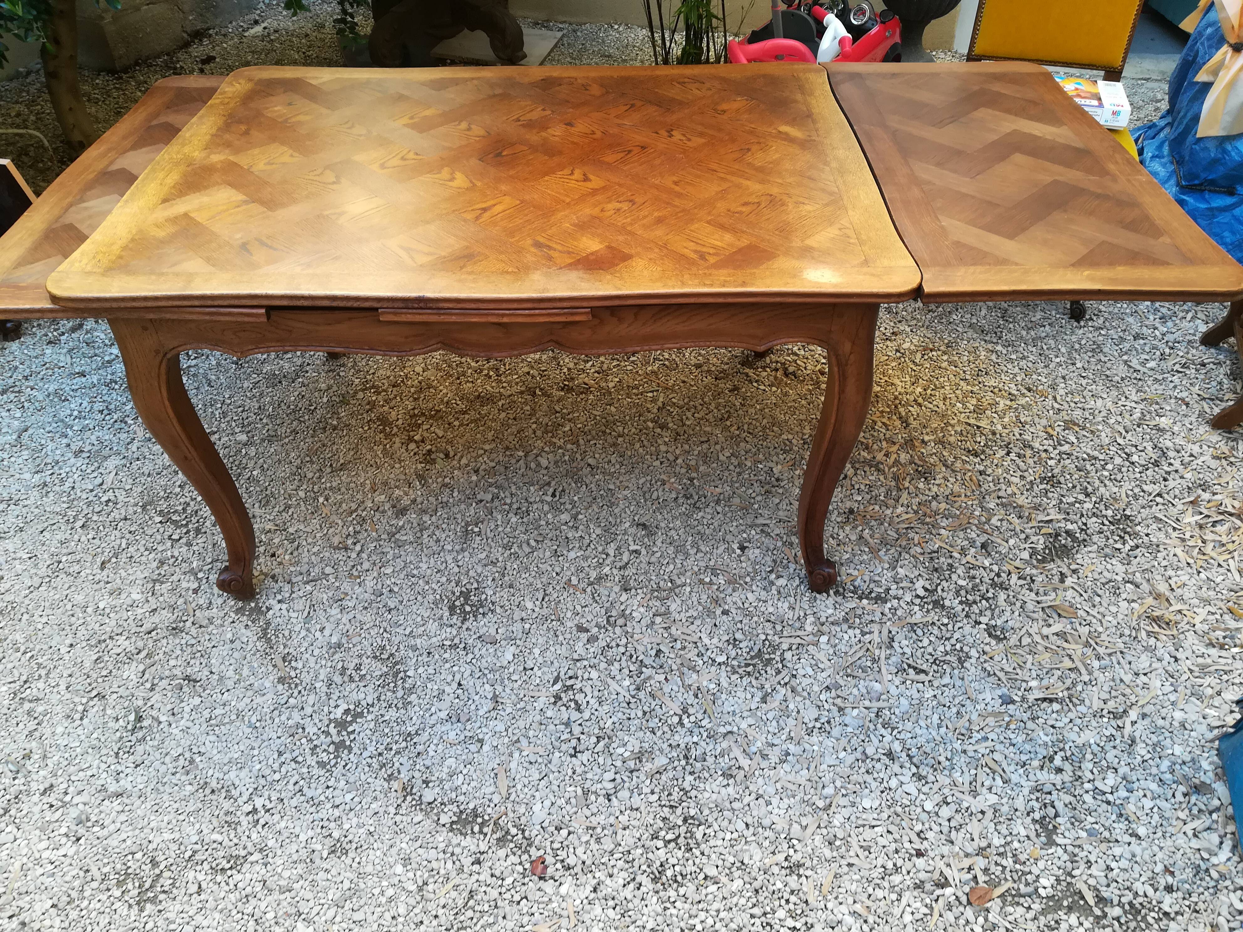 Louis XV-style oak extension table