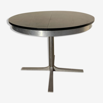 Round dining table with extension cord