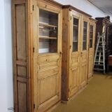 Monumental library of pine wood, from the 19th century.