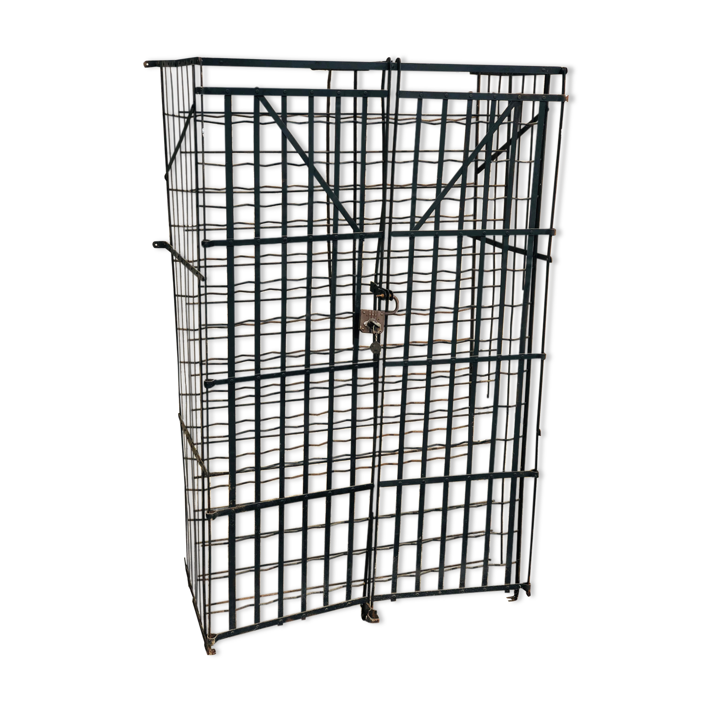 Wine cellar of 300 bottles