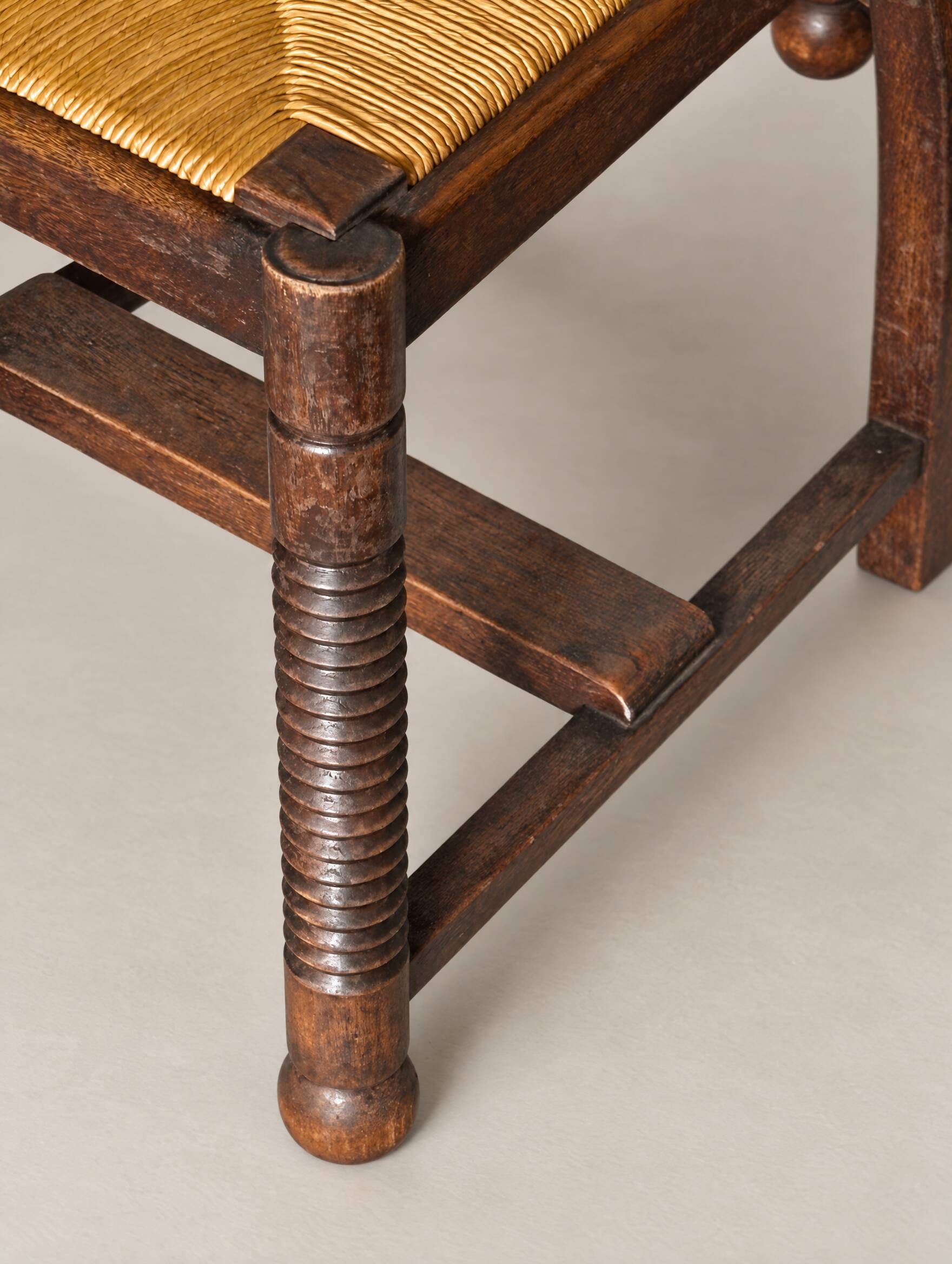 Suite de chaises par victor courtray