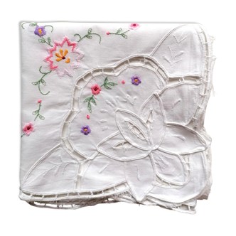 Embroidered tea tablecloth 80x80 cm