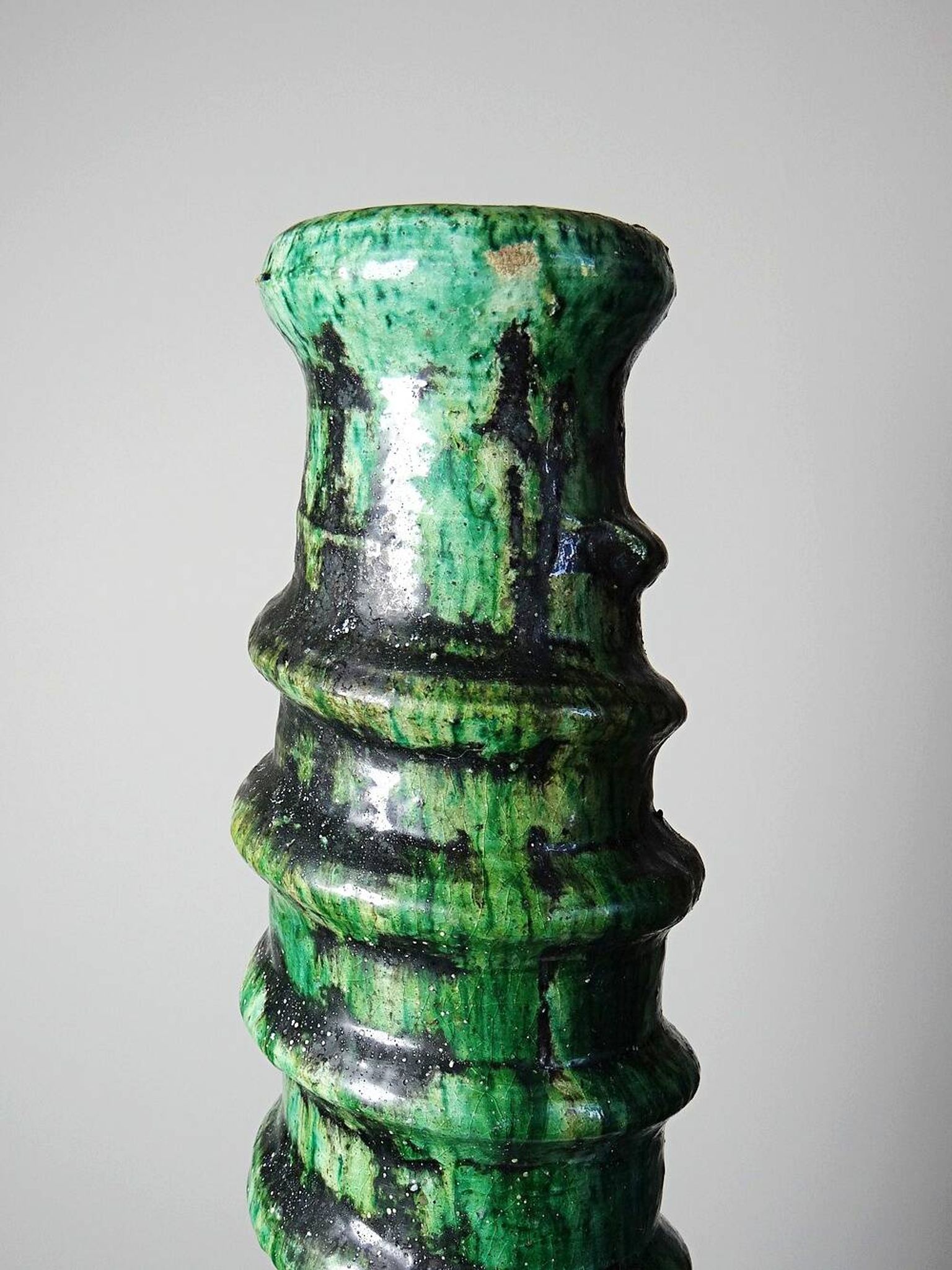 Large Tamegroute candlestick in green glazed terracotta, Morocco, 1960s-1970s.
