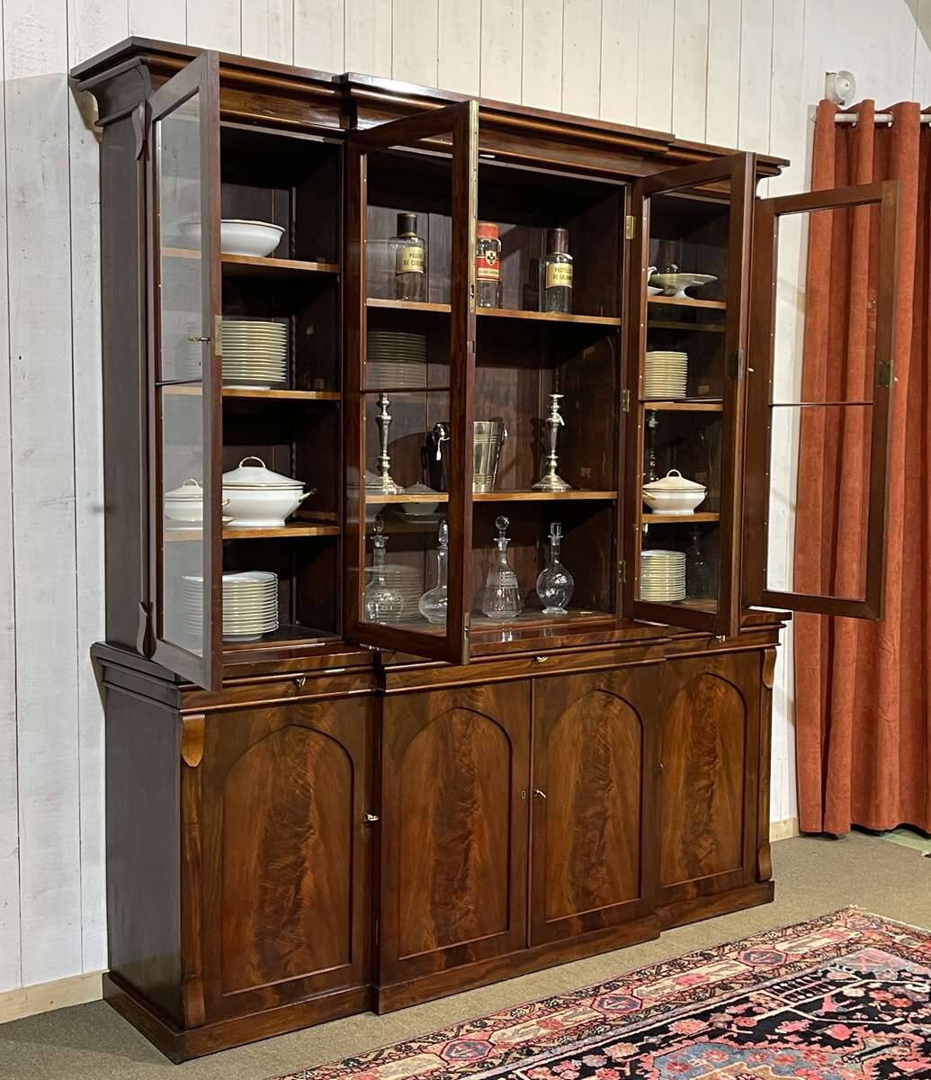 Victorian library with 8 doors, 19th century in mahogany.