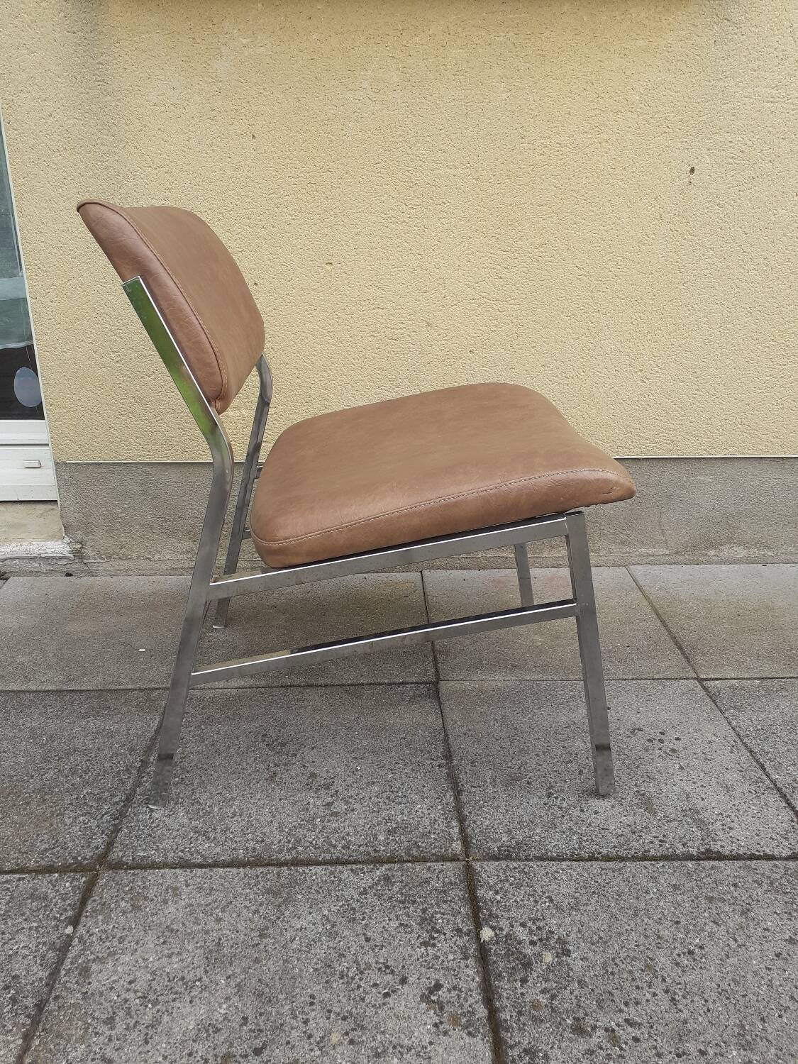 Vintage design armchair