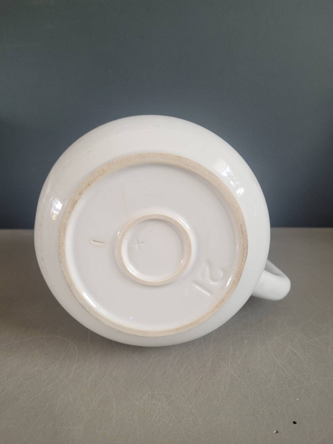 Large white porcelain pitcher 2L