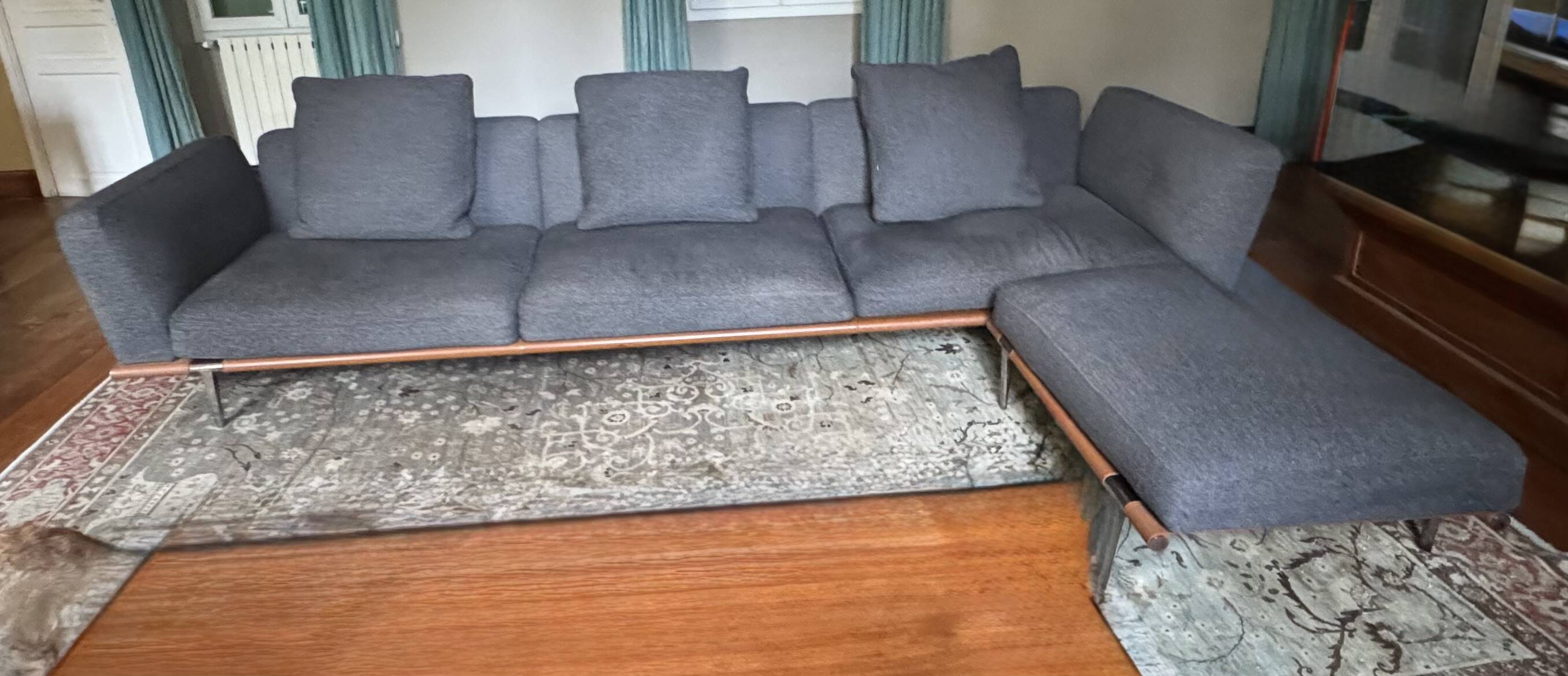 Sofa Poltrona Frau model Let It Be