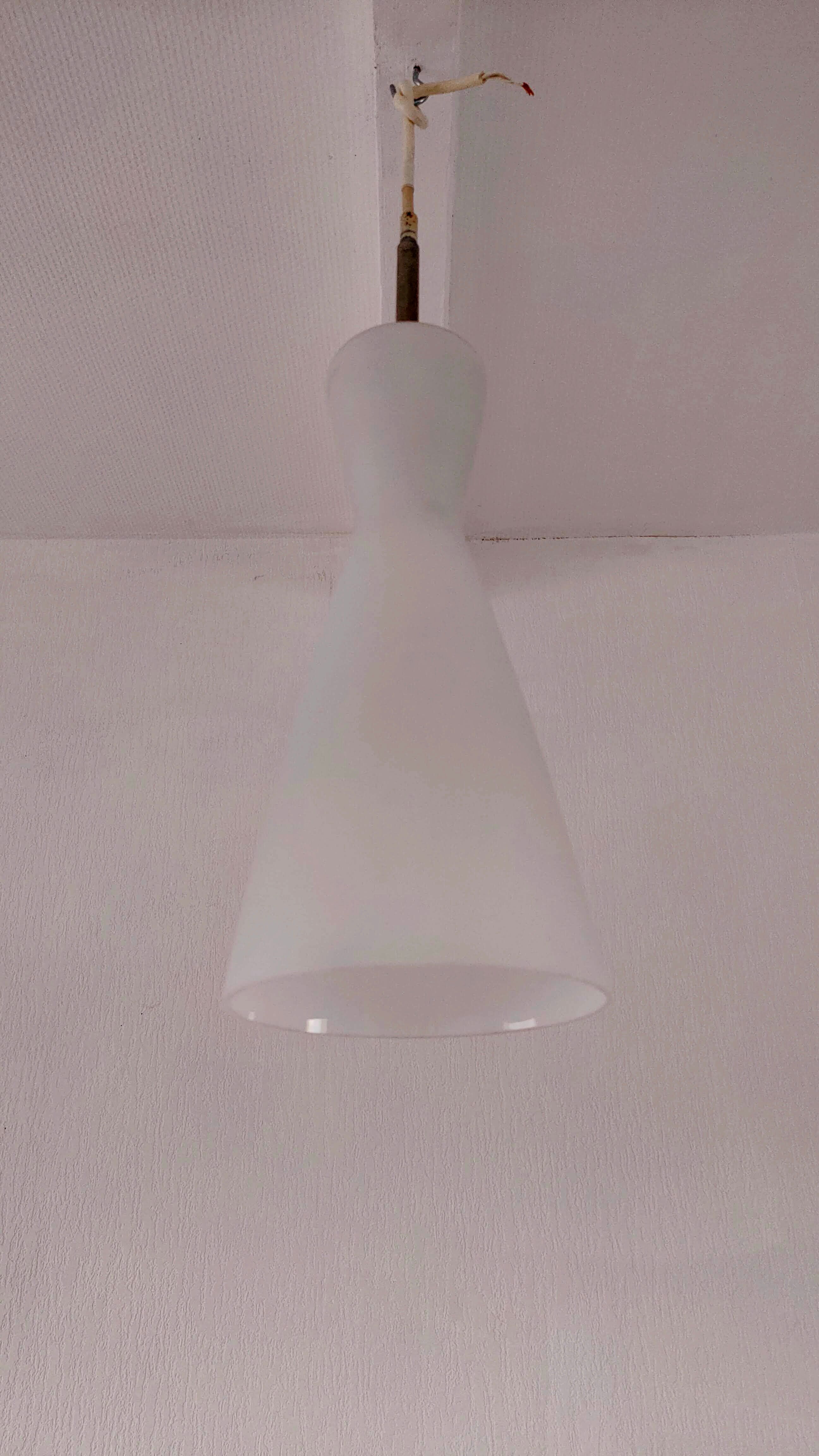 Suspension in opaline design 70s