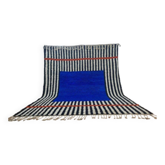 Handmade pure wool rug, size 200 x 300 cm.