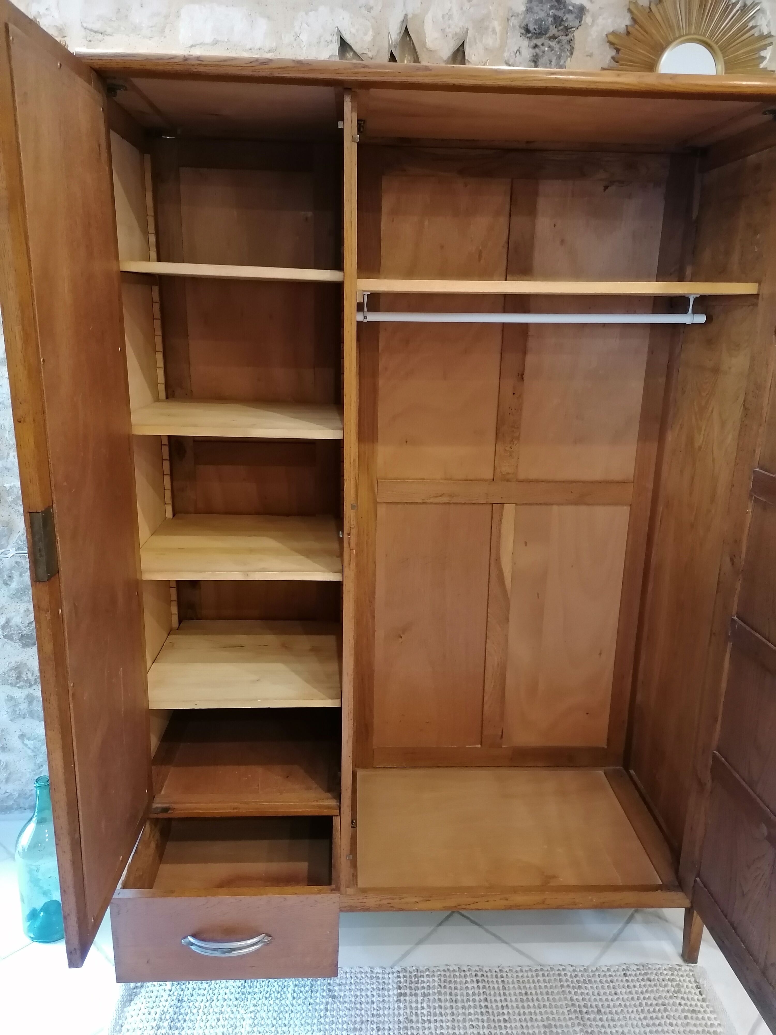 Armoire vintage
