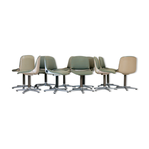10 chaises space age,