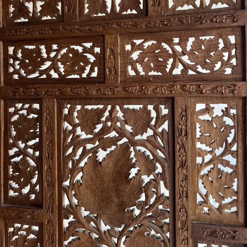 Paravent sculpté en bois
