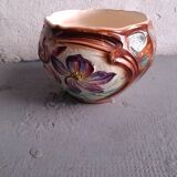 Vase , cache pot en barbotine art nouveau