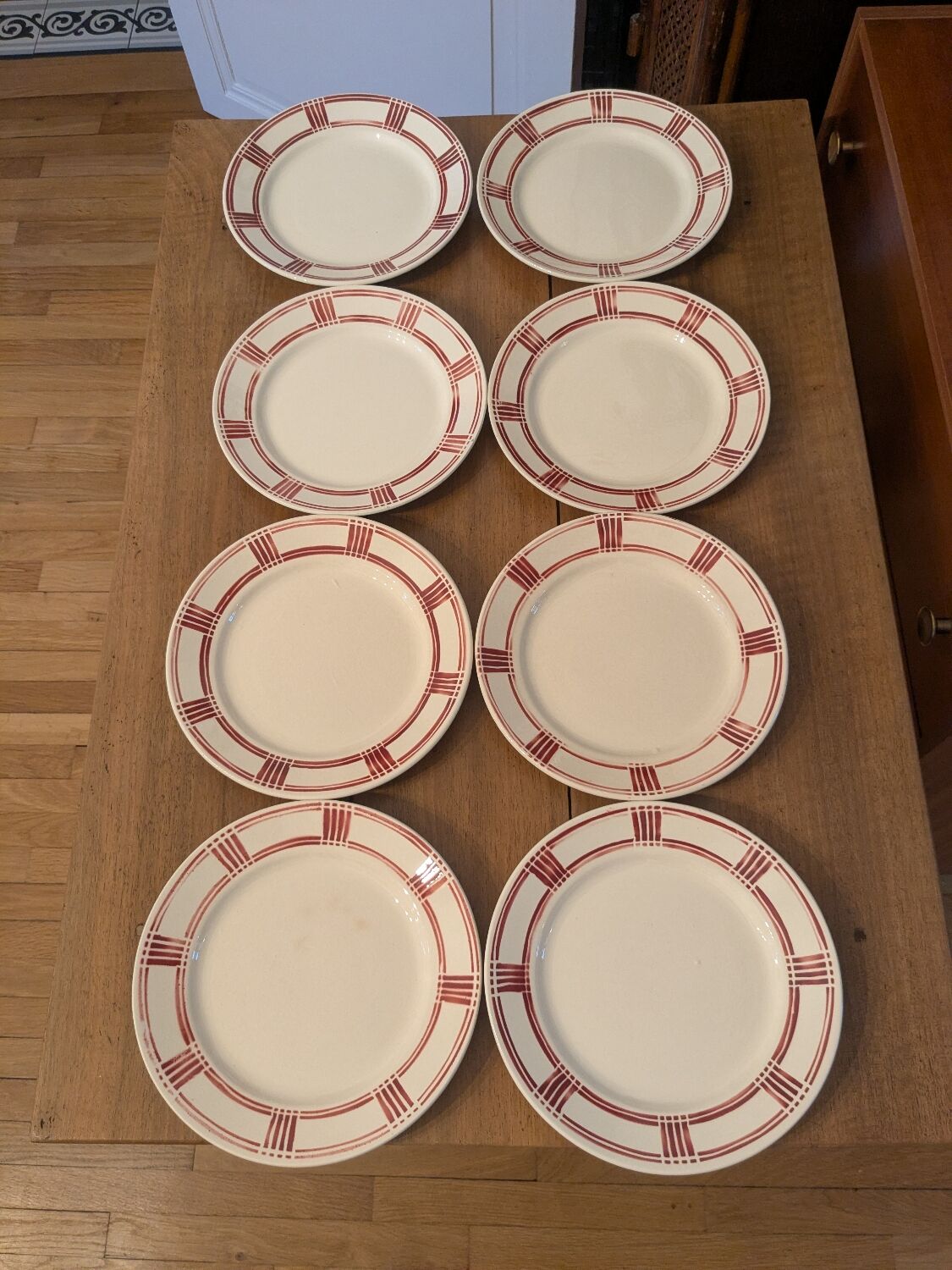 Huit assiettes plates Badonviller
