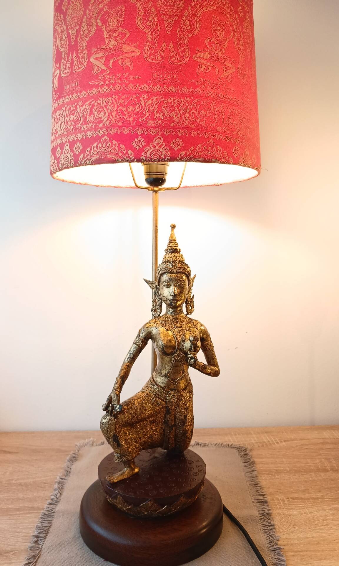 Unique and monumental Siamese bronze lamp from the 19th century, Thailand, 76 stamped.